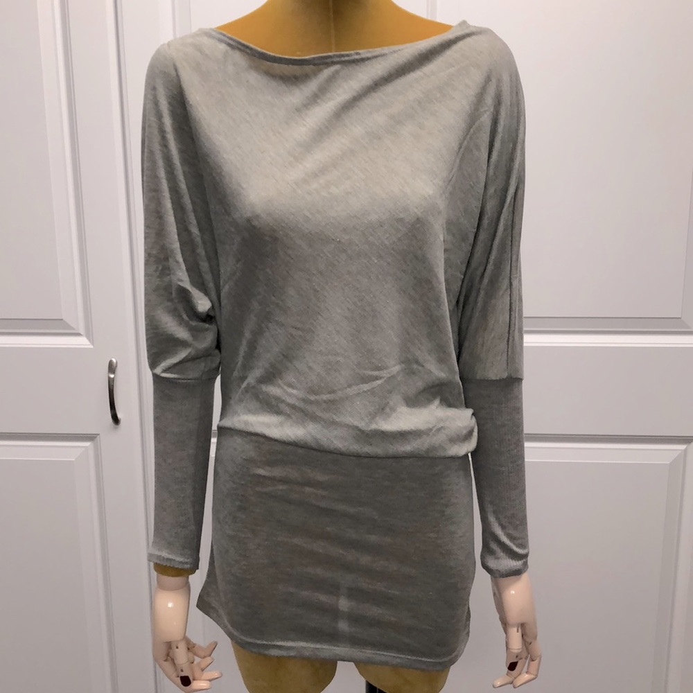 Women’s Watermelon brand grey lightweight knit tunic